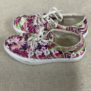 EUC Woman’s platform hightop van sneakers